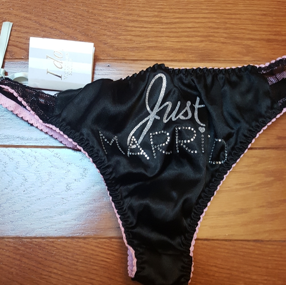NWT Victoria Secret - Picture 2 of 5